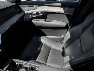 VOLVO XC90 T8 AWD Ultra Bright AHK B&W LUFTFEDERUNG