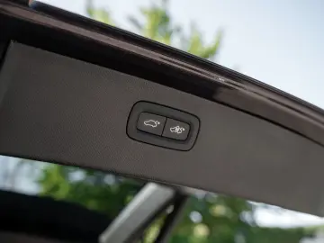VOLVO XC90 T8 AWD Ultra Bright AHK B&W LUFTFEDERUNG