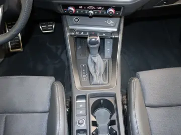 AUDI Q3 Sportback 2 x S-line 40 TDI AHK  Pano  Matrix