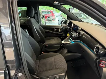 MERCEDES-BENZ V 300 d EditionSport Airmatic Distr 8S…