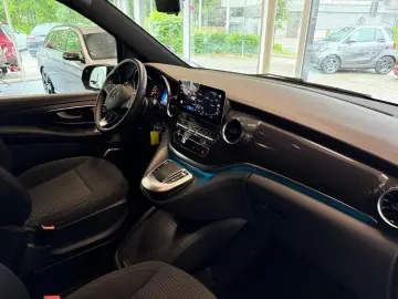 MERCEDES-BENZ V 300 d EditionSport Airmatic Distr 8S…