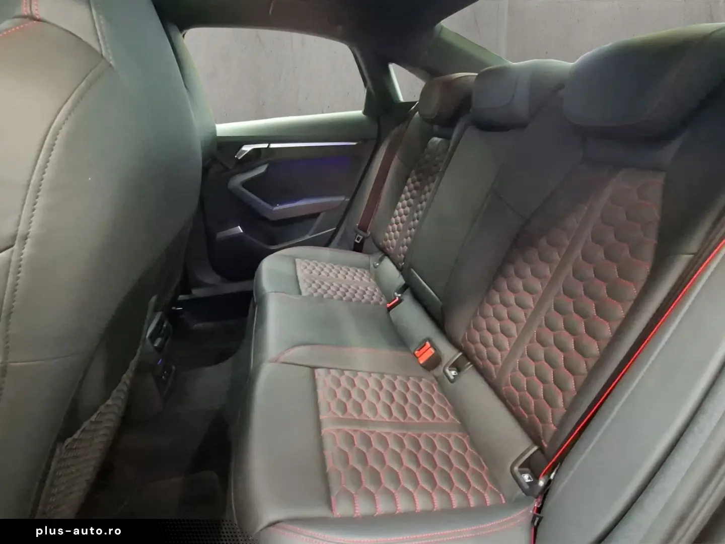 AUDI RS 3 Limousine 3 294(400) kW(PS) S tronic