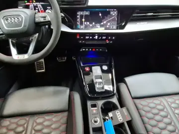AUDI RS 3 Limousine 3 294(400) kW(PS) S tronic