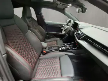 AUDI RS 3 Limousine 3 294(400) kW(PS) S tronic