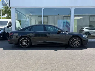 AUDI A8 60 TFSI e Qu. S-Line Matrix Leder 360  Black