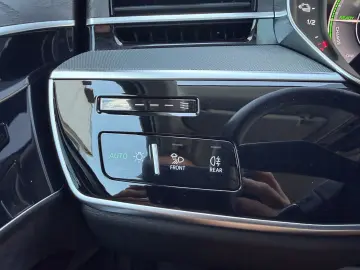AUDI A8 60 TFSI e Qu. S-Line Matrix Leder 360  Black