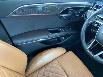 Audi A8 50 TDI quattro S line PANO HUD STHZG AHK 360