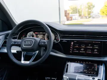 AUDI Q8 50 TDI QUATTRO.SLINE.B&O.PANO.SOFT.AHK.2STÜCK