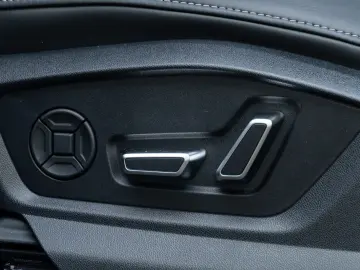 AUDI Q8 50 TDI QUATTRO.SLINE.B&O.PANO.SOFT.AHK.2STÜCK