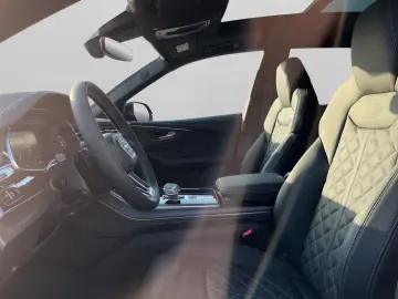 AUDI Q8 50 TDI quattro S Line Pano Matrix Sthz ACC Le
