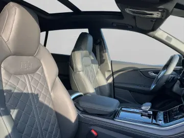 AUDI Q8 50 TDI quattro S Line Pano Matrix Sthz ACC Le