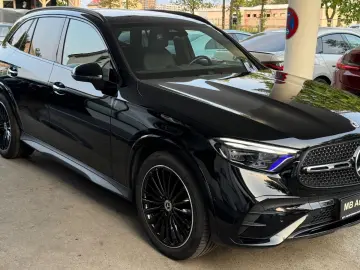 MERCEDES-BENZ GLC 200 4M AMG PANO HEADUP AMB 360 BUR…