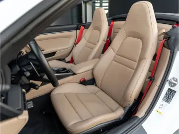 PORSCHE 992 Carrera Cabriolet BOSE