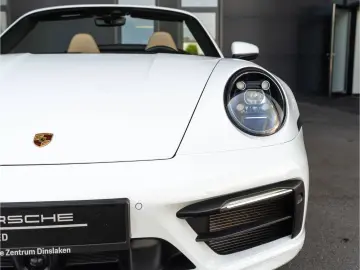 PORSCHE 992 Carrera Cabriolet BOSE