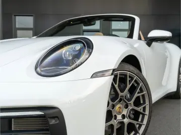 PORSCHE 992 Carrera Cabriolet BOSE