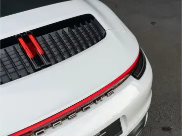 PORSCHE 992 Carrera Cabriolet BOSE