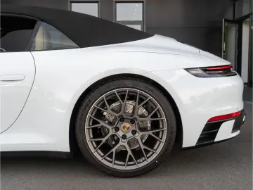 PORSCHE 992 Carrera Cabriolet BOSE