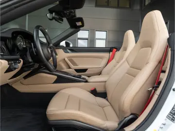 PORSCHE 992 Carrera Cabriolet BOSE