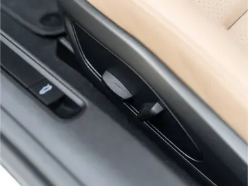 PORSCHE 992 Carrera Cabriolet BOSE
