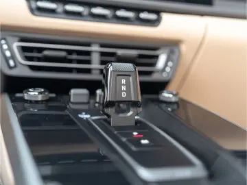 PORSCHE 992 Carrera Cabriolet BOSE