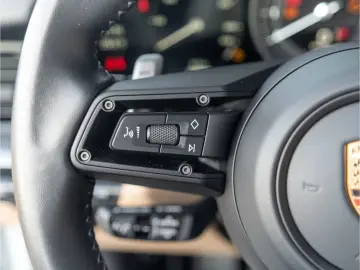 PORSCHE 992 Carrera Cabriolet BOSE