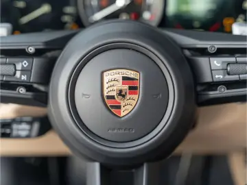 PORSCHE 992 Carrera Cabriolet BOSE
