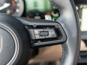 PORSCHE 992 Carrera Cabriolet BOSE