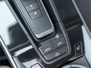 PORSCHE 992 Carrera Cabriolet BOSE