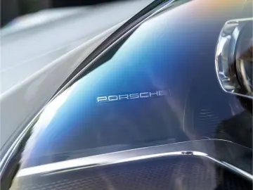 PORSCHE 992 Carrera Cabriolet BOSE