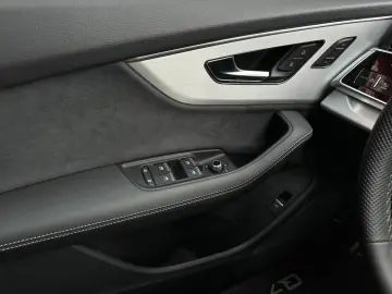 AUDI Q7 50TDI QUATTRO S LINE MATRIX