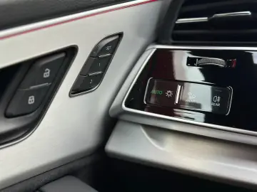 AUDI Q7 50TDI QUATTRO S LINE MATRIX