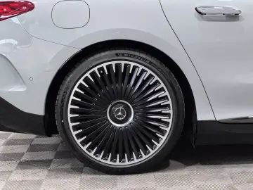 MERCEDES-BENZ EQE 53 AMG 4M  Night II  Hyper Sitzkli…