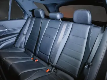 MERCEDES-BENZ GLE 400 d 4M Night Pakek AHK