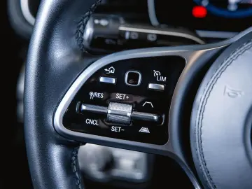 MERCEDES-BENZ GLE 400 d 4M Night Pakek AHK