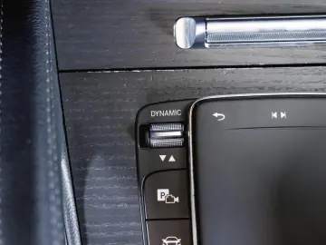 MERCEDES-BENZ GLE 400 d 4M Night Pakek AHK
