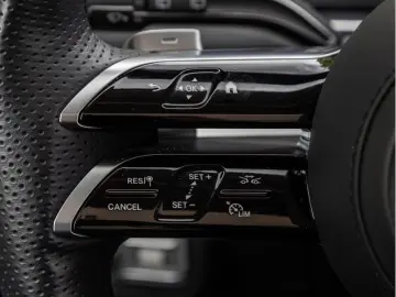 MERCEDES-BENZ GLE 400 e 4M AMG-Sport Pano AHK Night …