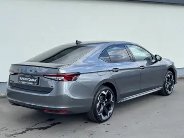 SKODA Superb IV 1.5 TSI iV DSG Sportline AHK 360 HeadU