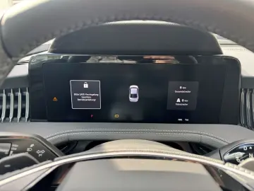 SKODA Superb IV 1.5 TSI iV DSG Sportline AHK 360 HeadU
