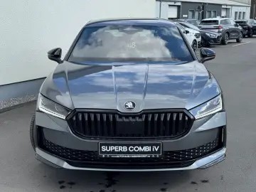SKODA Superb IV 1.5 TSI iV DSG Sportline AHK 360 HeadU