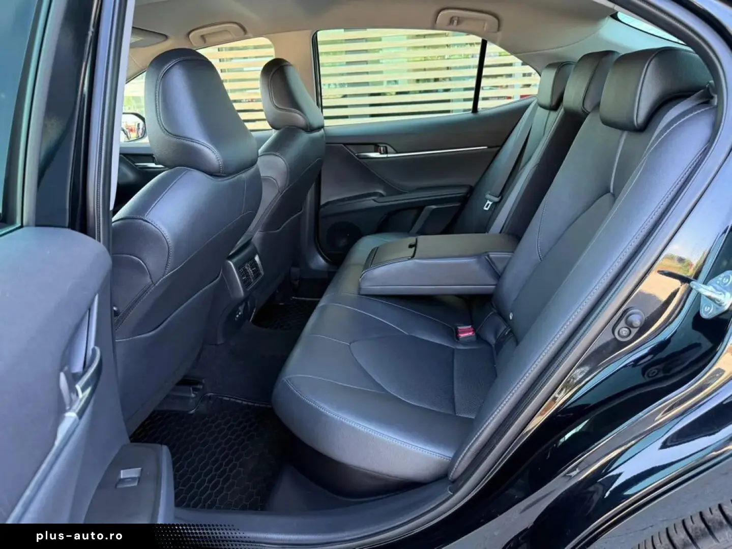 Toyota Camry Dynamic 2.5 Hybrid 218 Cp