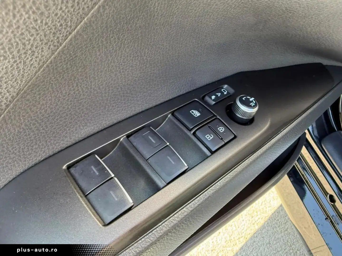 Toyota Camry Dynamic 2.5 Hybrid 218 Cp