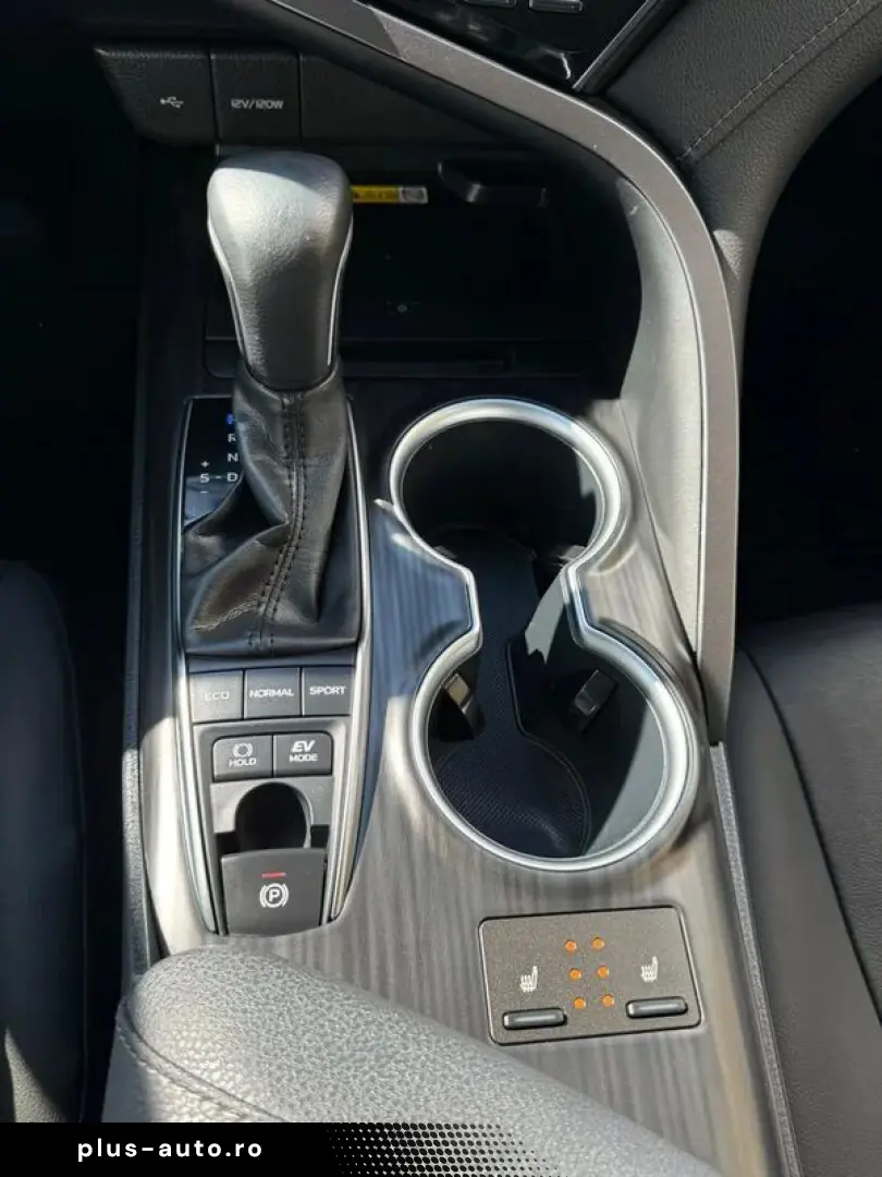 Toyota Camry Dynamic 2.5 Hybrid 218 Cp