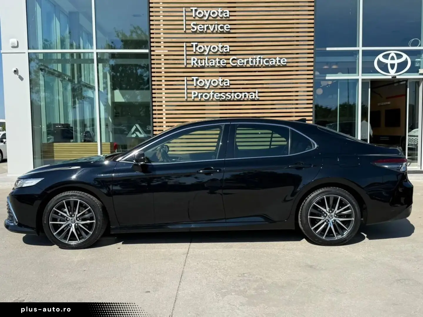 Toyota Camry Dynamic 2.5 Hybrid 218 Cp