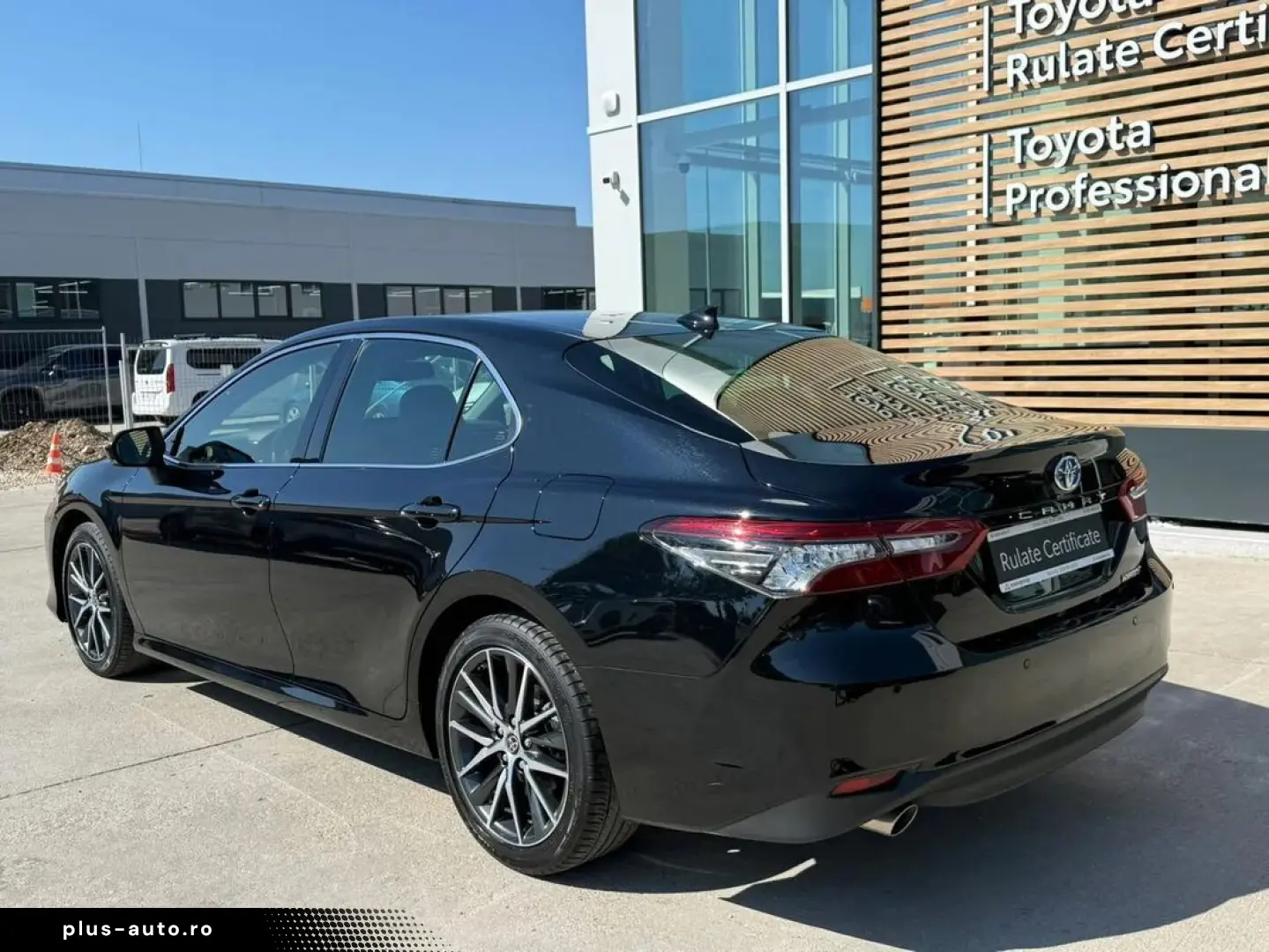 Toyota Camry Dynamic 2.5 Hybrid 218 Cp