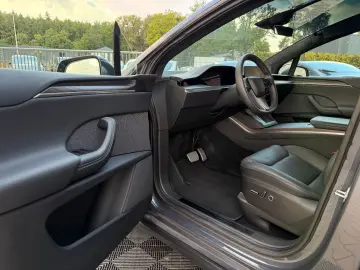 TESLA MODEL X PALLADIUM    HW 4   7 SEATER   RYZEN