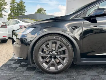 TESLA MODEL X PALLADIUM    HARDWARE 4   MATRIX