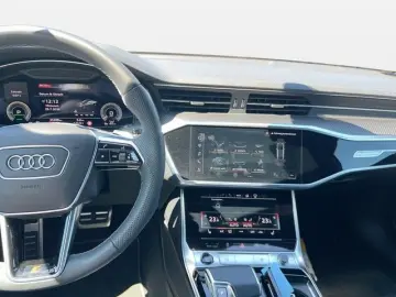 AUDI A7 Sportback 50 TFSIe quattro S-line Matrix LED