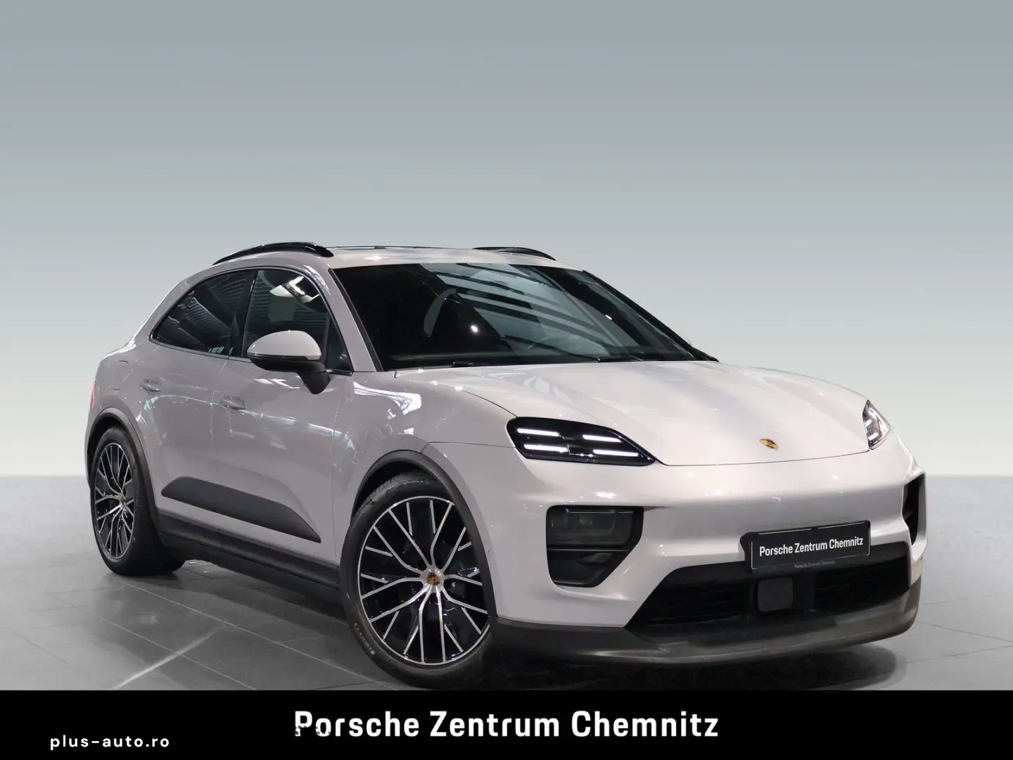 PORSCHE Macan 4 Electric Luft;Chrono;Beifahrerdisplay