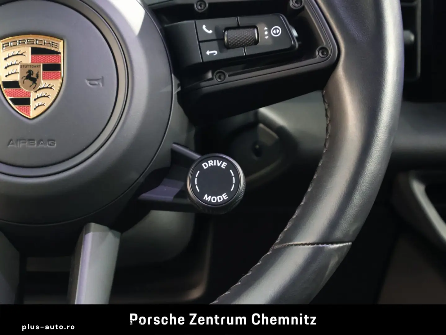 PORSCHE Macan 4 Electric Luft;Chrono;Beifahrerdisplay