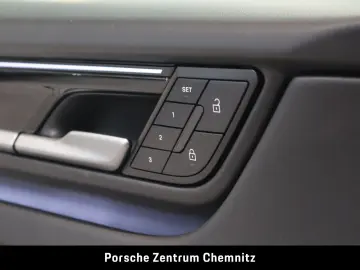 PORSCHE Macan 4 Electric Luft;Chrono;Beifahrerdisplay